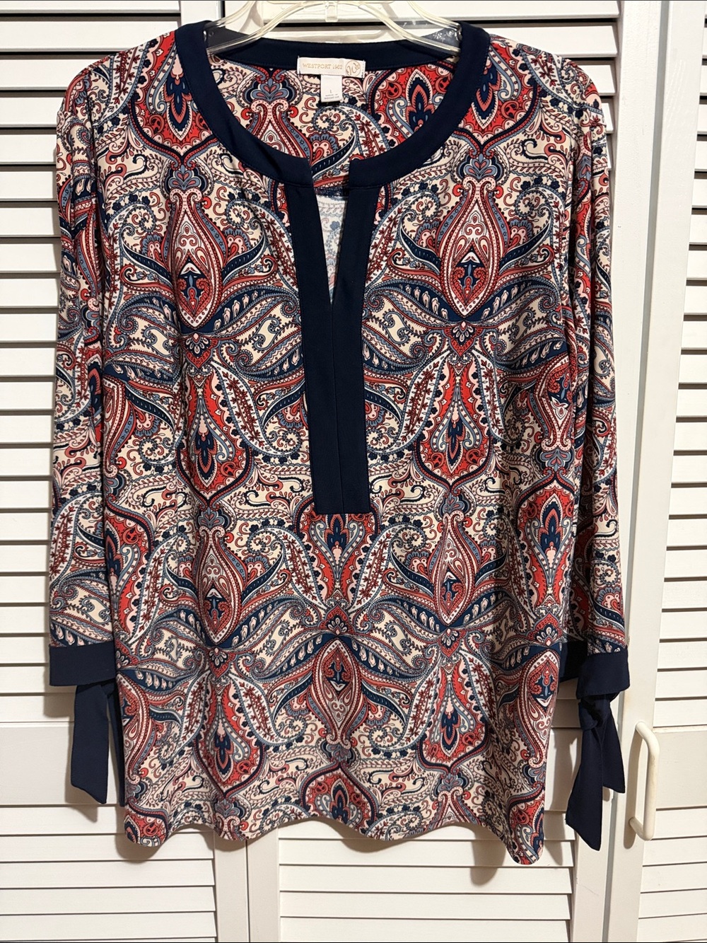 Women WestPort 1962 Navy & Rust Paisley V-Neck Top - Large